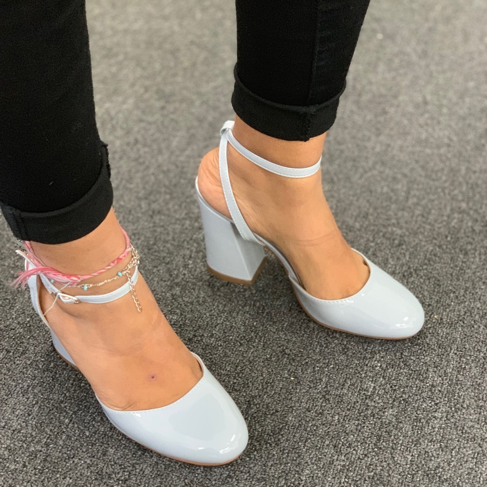 Ladies round toe ankle buckle chunky heels shoes - Picture 1 of 5